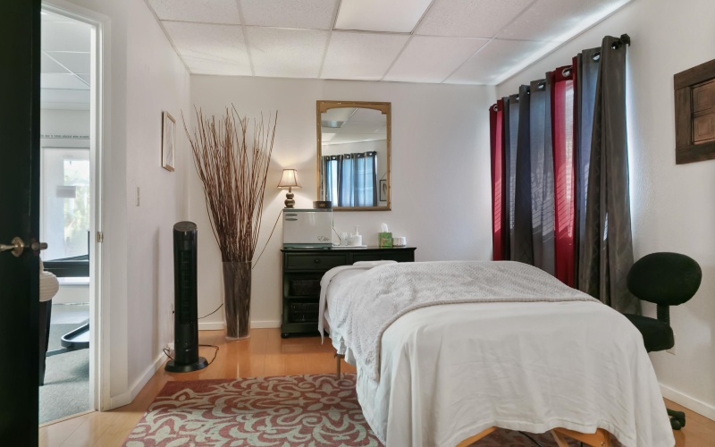 1007 Scott Ave, Bremerton, Washington 98310, 6 Rooms Rooms,6 BathroomsBathrooms,Commercial Office,For Sale,1007 Scott Ave,1039