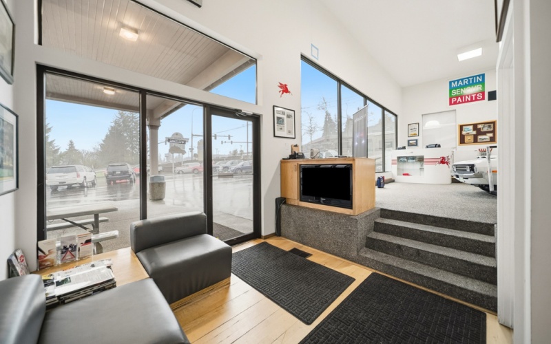 4701 Auto Center Blvd, Bremerton, Washington 98312, 0 , 13 Rooms Rooms,3 BathroomsBathrooms,Commercial Office,For Sale,Truck Town ,Auto Center Blvd,0,1056