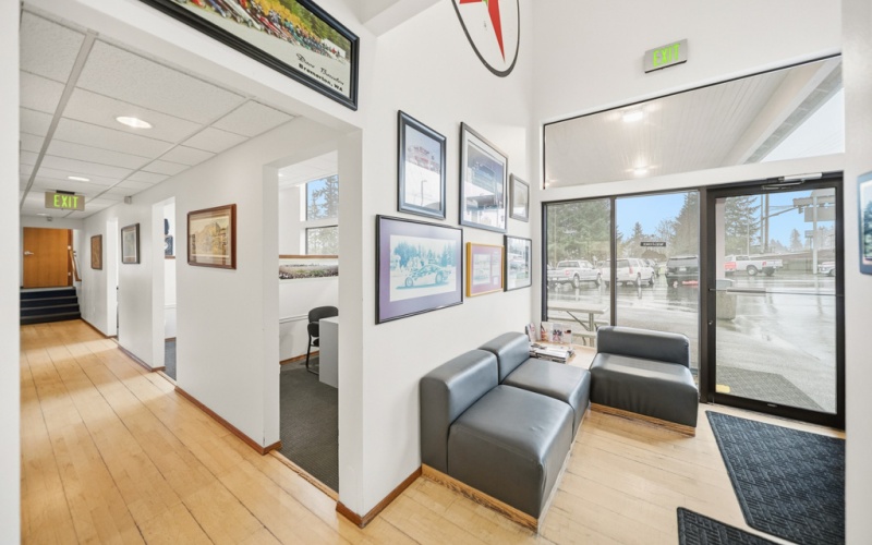 4701 Auto Center Blvd, Bremerton, Washington 98312, 0 , 13 Rooms Rooms,3 BathroomsBathrooms,Commercial Office,For Sale,Truck Town ,Auto Center Blvd,0,1056