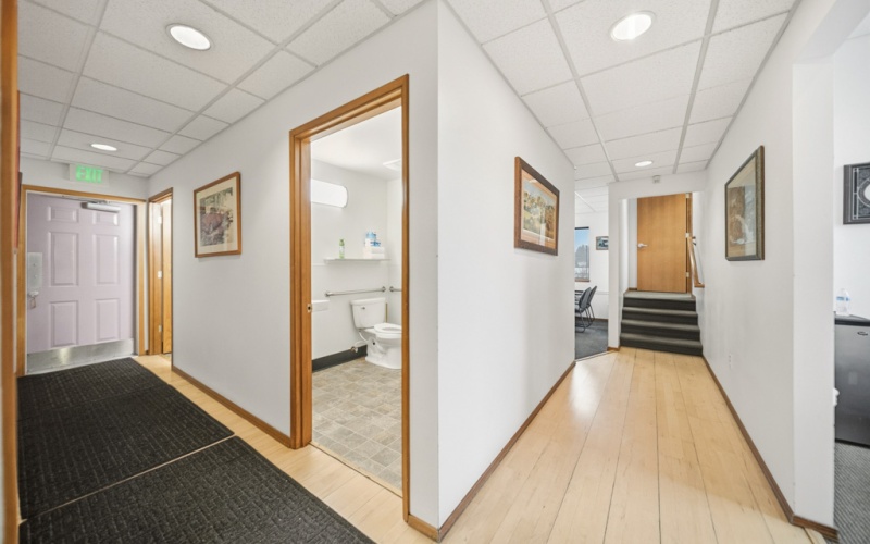 4701 Auto Center Blvd, Bremerton, Washington 98312, 0 , 13 Rooms Rooms,3 BathroomsBathrooms,Commercial Office,For Sale,Truck Town ,Auto Center Blvd,0,1056