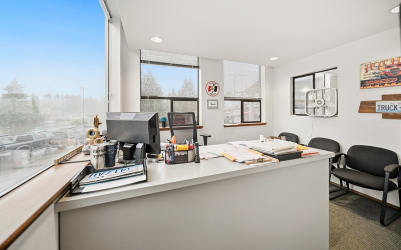 4701 Auto Center Blvd, Bremerton, Washington 98312, 0 , 13 Rooms Rooms,3 BathroomsBathrooms,Commercial Office,For Sale,Truck Town ,Auto Center Blvd,0,1056