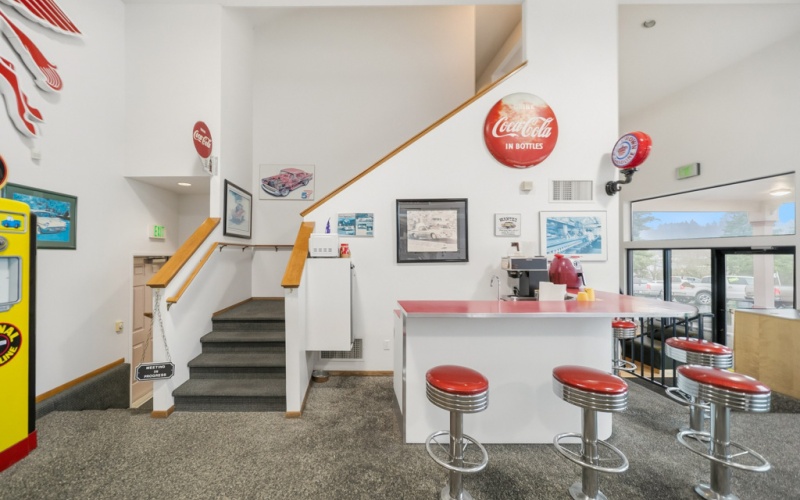 4701 Auto Center Blvd, Bremerton, Washington 98312, 0 , 13 Rooms Rooms,3 BathroomsBathrooms,Commercial Office,For Sale,Truck Town ,Auto Center Blvd,0,1056